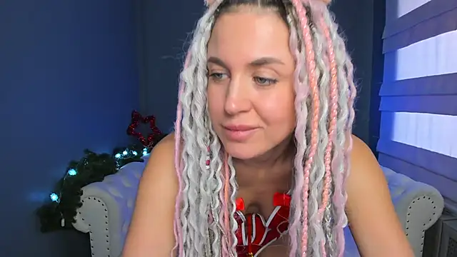 Snapshot of rock_n_roxy chatting on 12-25-24, 08:07 rock n roxy online show from 12-25-24, 08:07