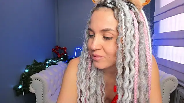 Snapshot of rock_n_roxy chatting on 12-27-24, 07:29 rock n roxy online show from 12-27-24, 07:29