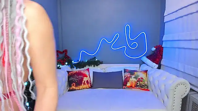 Snapshot of rock_n_roxy chatting on 01-03-25, 01:16 rock n roxy online show from 01-03-25, 01:16