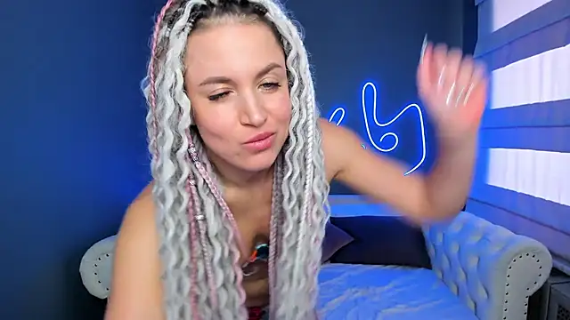 Snapshot of rock_n_roxy chatting on 01-10-25, 05:05 rock n roxy online show from 01-10-25, 05:05