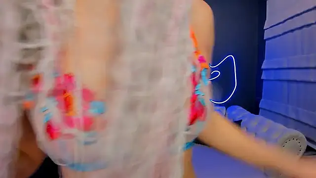 Snapshot of rock_n_roxy chatting on 02-05-25, 01:15 rock n roxy online show from 02-05-25, 01:15