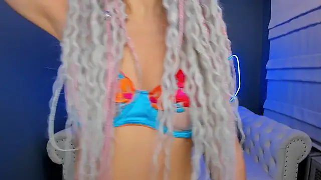 Snapshot of rock_n_roxy chatting on 02-12-25, 01:19 rock n roxy online show from 02-12-25, 01:19