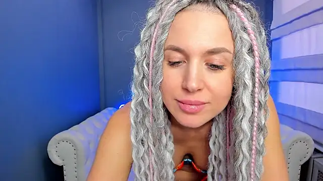 Snapshot of rock_n_roxy chatting on 02-12-25, 10:24 rock n roxy online show from 02-12-25, 10:24