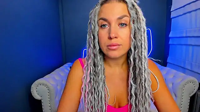 Snapshot of rock_n_roxy chatting on 09-10-25, 01:16 rock n roxy online show from 09-10-25, 01:16