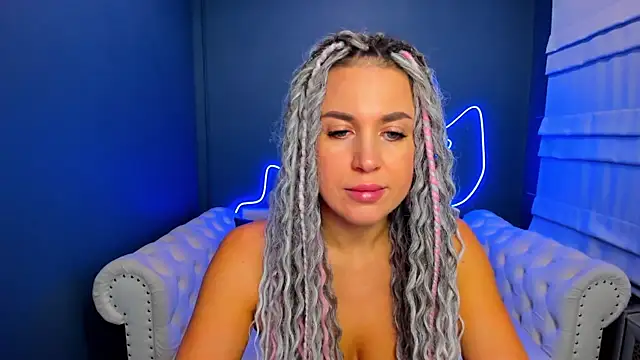 Snapshot of rock_n_roxy chatting on 10-07-25, 01:14 rock n roxy online show from 10-07-25, 01:14