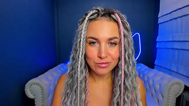 Snapshot of rock_n_roxy chatting on 10-09-25, 01:58 rock n roxy online show from 10-09-25, 01:58