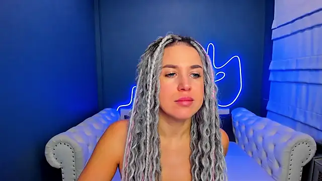 Snapshot of rock_n_roxy chatting on 10-11-25, 01:27 rock n roxy online show from 10-11-25, 01:27