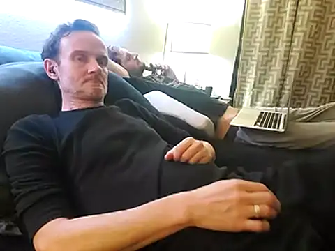 Snapshot of big8dall chatting on 11-10-25, 05:39 big8dall online show from 11-10-25, 05:39