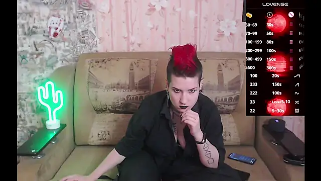 Miya Wey  online show from 10-30-25, 01:12