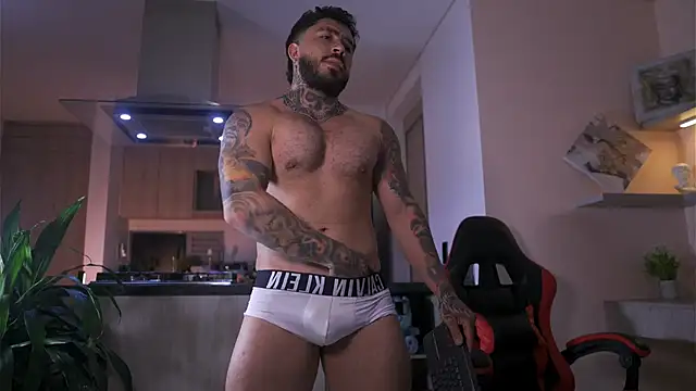 LeoSalvatore  online show from 10-10-25, 03:38