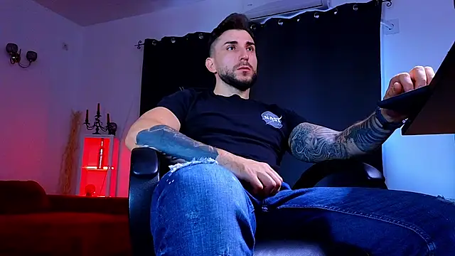 MightyAaron66 online show from 09-16-25, 02:51