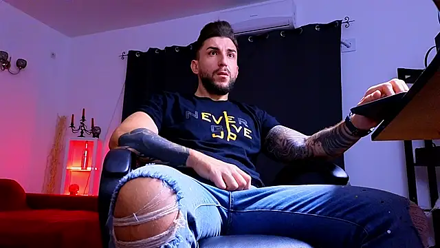 MightyAaron66 online show from 10-06-25, 02:31