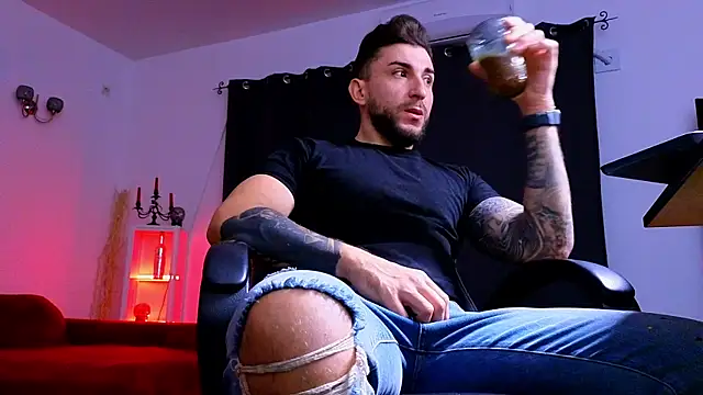 MightyAaron66 online show from 10-21-25, 03:07