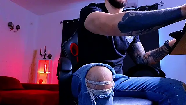 MightyAaron66 online show from 12-18-25, 07:25