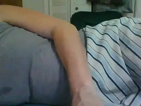 Snapshot of Emilylyn2501 chatting on 12-20-24, 10:43 Emilylyn2501 online show from 12-20-24, 10:43