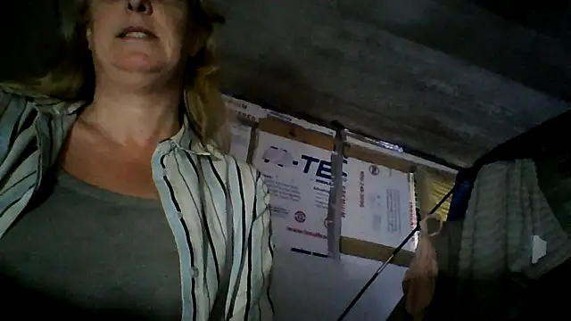 Snapshot of Emilylyn2501 chatting on 12-22-24, 08:36 Emilylyn2501 online show from 12-22-24, 08:36