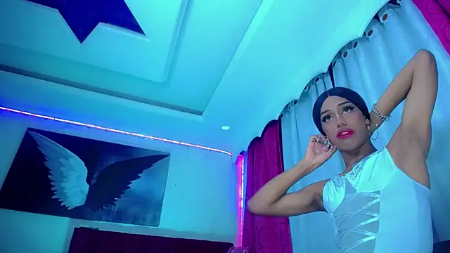 Snapshot of NahomiCamper chatting on 09-24-25, 02:26 NahomiCamper online show from 09-24-25, 02:26