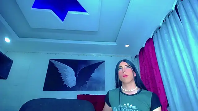 Snapshot of NahomiCamper chatting on 10-07-25, 02:09 NahomiCamper online show from 10-07-25, 02:09