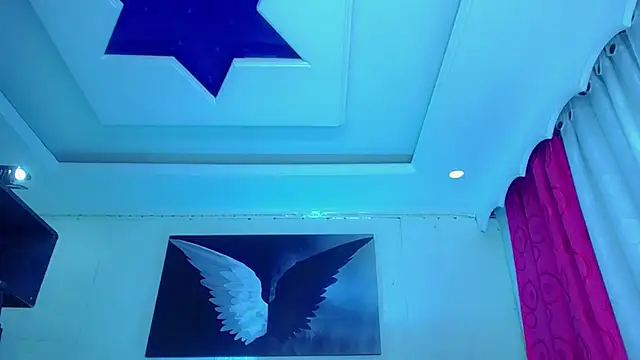 Snapshot of NahomiCamper chatting on 10-16-25, 12:28 NahomiCamper online show from 10-16-25, 12:28