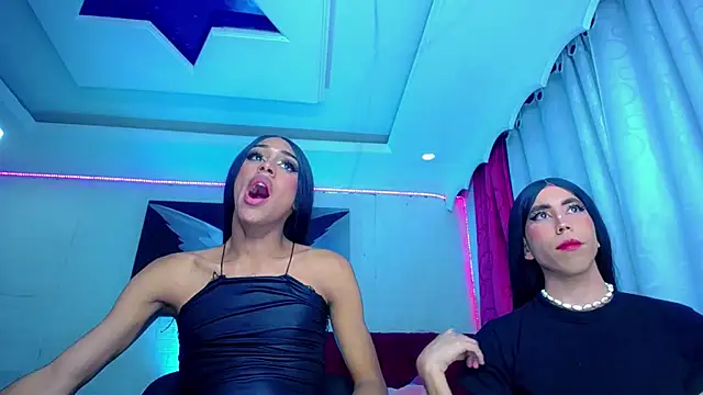 Snapshot of NahomiCamper chatting on 10-26-25, 12:16 NahomiCamper online show from 10-26-25, 12:16