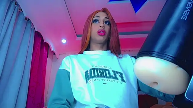 Snapshot of NahomiCamper chatting on 01-14-26, 12:55 NahomiCamper online show from 01-14-26, 12:55