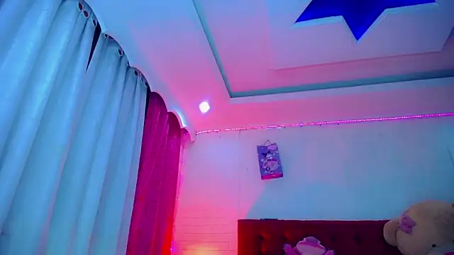 Snapshot of NahomiCamper chatting on 02-26-26, 11:04 NahomiCamper online show from 02-26-26, 11:04