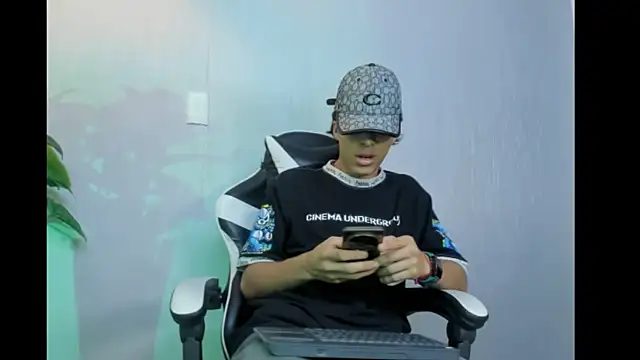 HeellBoy  online show from 11-26-25, 02:56