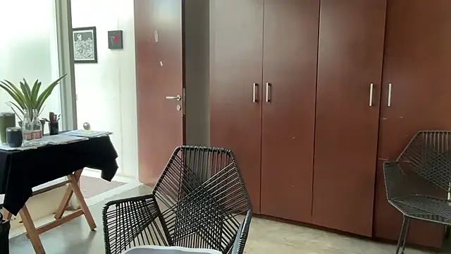 Snapshot of alanan881 chatting on 01-18-26, 10:35 alanan881 online show from 01-18-26, 10:35