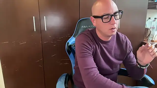 Snapshot of alanan881 chatting on 02-04-26, 11:31 alanan881 online show from 02-04-26, 11:31