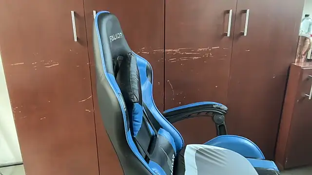 Snapshot of alanan881 chatting on 02-09-26, 06:56 alanan881 online show from 02-09-26, 06:56