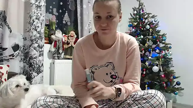 Snapshot of SweetMaddy888 chatting on 12-28-24, 05:23 SweetMaddy888 online show from 12-28-24, 05:23