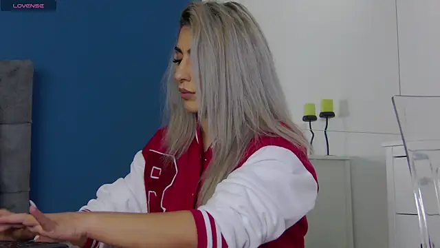 CelineMeyerr online show from 10-10-25, 05:17