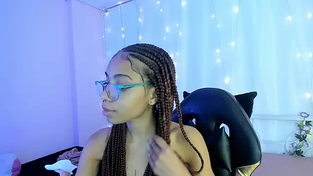 Abigail Wilson  online show from 01-06-25, 11:42