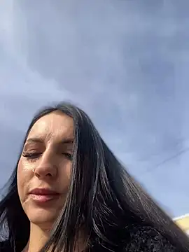 Snapshot of Roxana-Sexy chatting on 12-05-24, 06:32 Roxana-Sexy online show from 12-05-24, 06:32