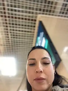 Snapshot of Roxana-Sexy chatting on 12-22-24, 09:22 Roxana-Sexy online show from 12-22-24, 09:22