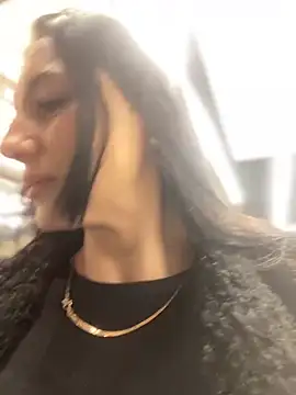 Snapshot of Roxana-Sexy chatting on 01-04-25, 07:13 Roxana-Sexy online show from 01-04-25, 07:13