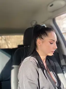 Snapshot of Roxana-Sexy chatting on 02-20-25, 09:11 Roxana-Sexy online show from 02-20-25, 09:11