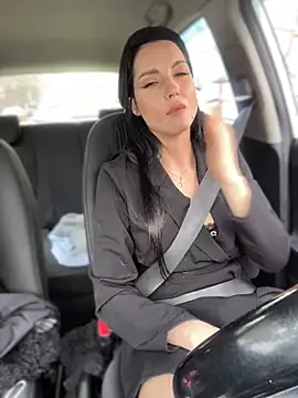 Snapshot of Roxana-Sexy chatting on 03-15-25, 08:26 Roxana-Sexy online show from 03-15-25, 08:26