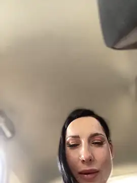 Snapshot of Roxana-Sexy chatting on 03-21-25, 08:39 Roxana-Sexy online show from 03-21-25, 08:39