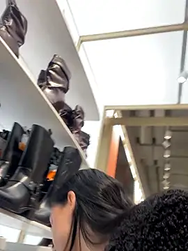 Snapshot of Roxana-Sexy chatting on 01-09-26, 05:32 Roxana-Sexy online show from 01-09-26, 05:32