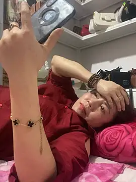 Snapshot of Cesywet chatting on 02-14-25, 06:23 Cesywet online show from 02-14-25, 06:23