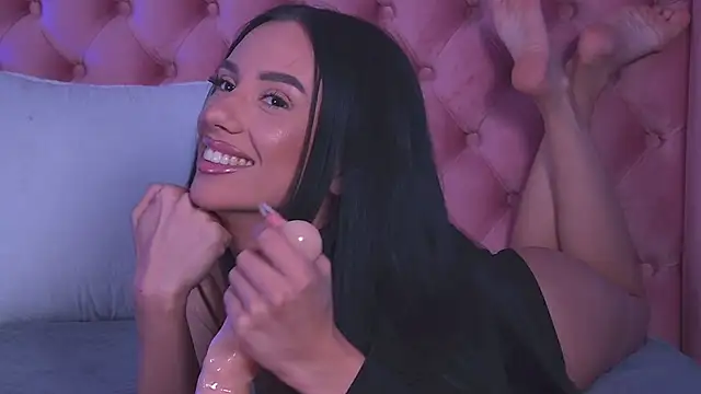 Snapshot of HaylieMilf chatting on 10-25-25, 04:13 HaylieMilf online show from 10-25-25, 04:13