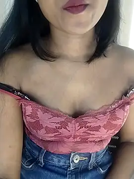 Snapshot of Rinika_67 chatting on 12-15-25, 04:44 Rinika 67 online show from 12-15-25, 04:44