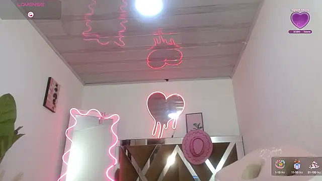 Snapshot of Anastaciia_tay chatting on 02-06-25, 09:22 Anastaciia tay online show from 02-06-25, 09:22