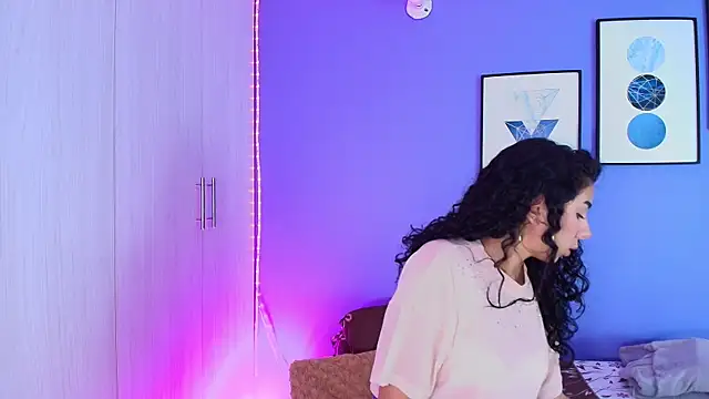 Snapshot of candyy_bella chatting on 01-16-25, 09:19 candyy bella online show from 01-16-25, 09:19