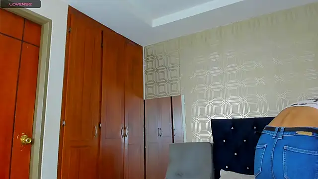 evelyn wine online show from 01-28-25, 07:32