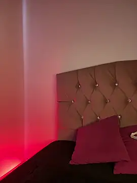 NINA 18 YEARS online show from 09-19-25, 08:42