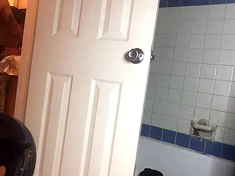 Snapshot of fatboyjayohh126 chatting on 12-01-24, 10:43 fatboyjayohh126 online show from 12-01-24, 10:43