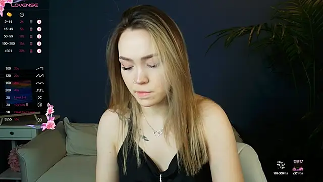 Snapshot of Evia_r0se chatting on 12-06-24, 08:15 Evia r0se online show from 12-06-24, 08:15