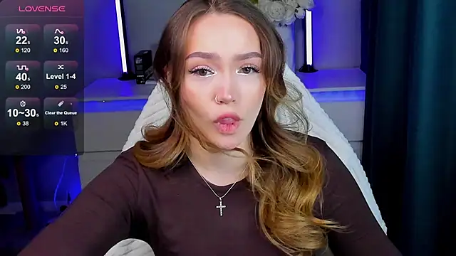 Snapshot of Evia_r0se chatting on 11-14-25, 12:37 Evia r0se online show from 11-14-25, 12:37